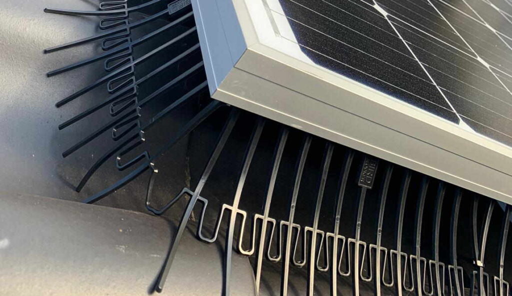BirdBlocker - diervriendelijke oplossing voor vogels onder zonnepanelen Birdblocker